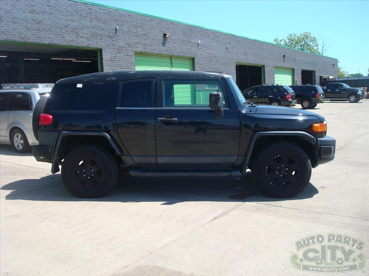 toyota fj cruiser 2008 JTEBU11FX8K032925 image toyota fj cruiser 2008 JTEBU11FX8K032925 image